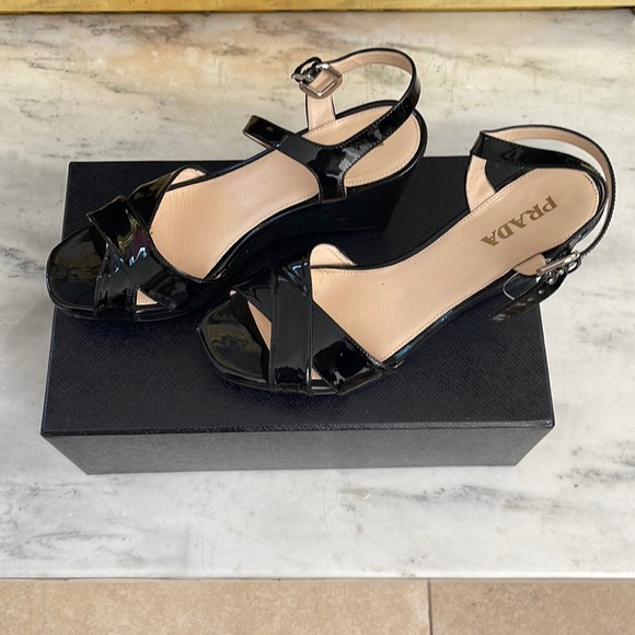 Prada vernice 8 Nero black leather shoes 1x029b size 39